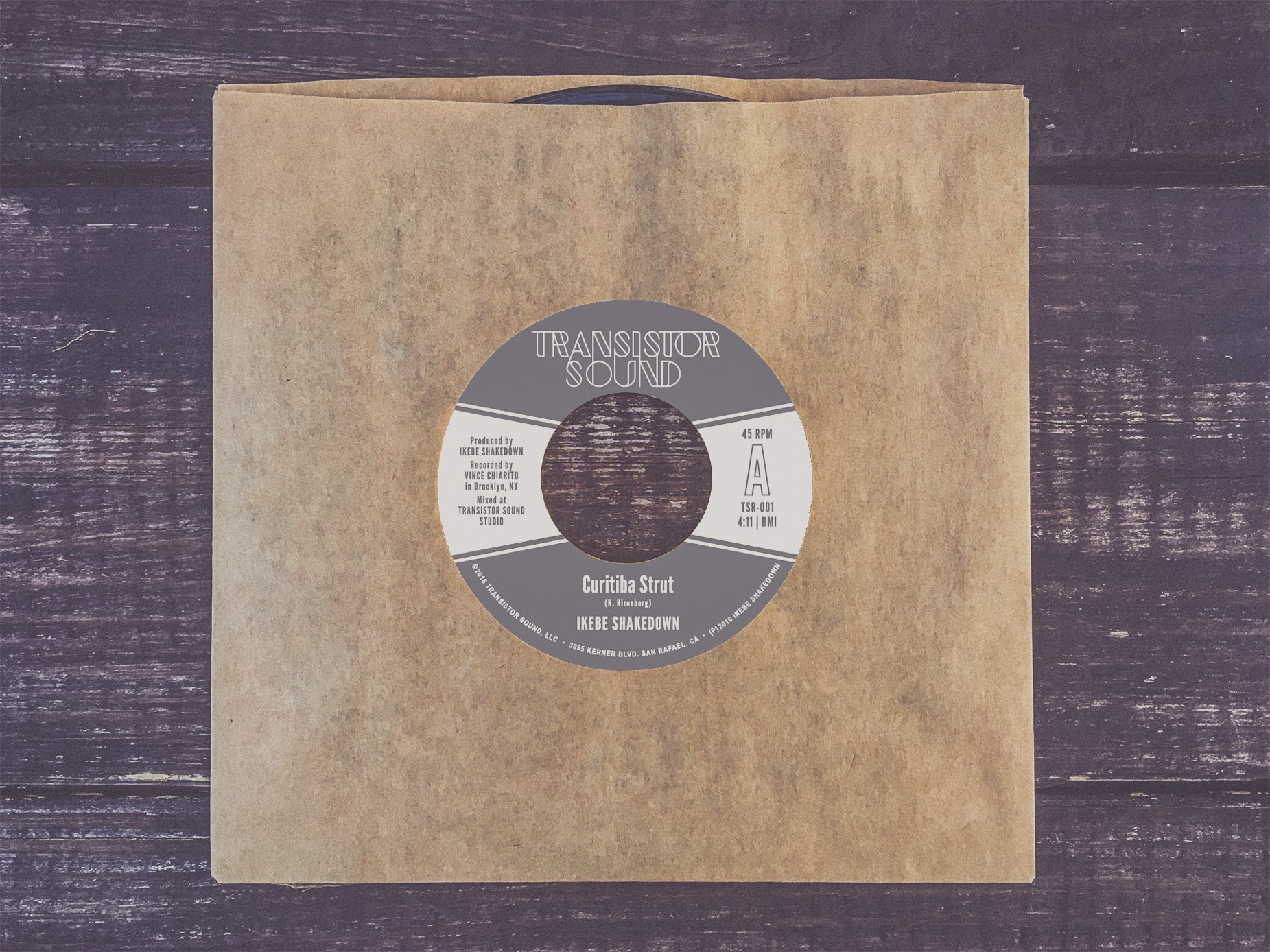 Curtiba Strut / Hanging On